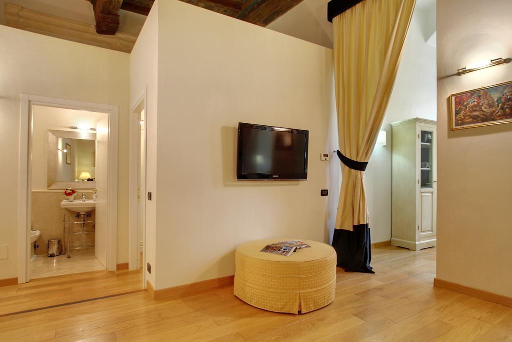 Orlando Palace Apartments Флоренция Экстерьер фото